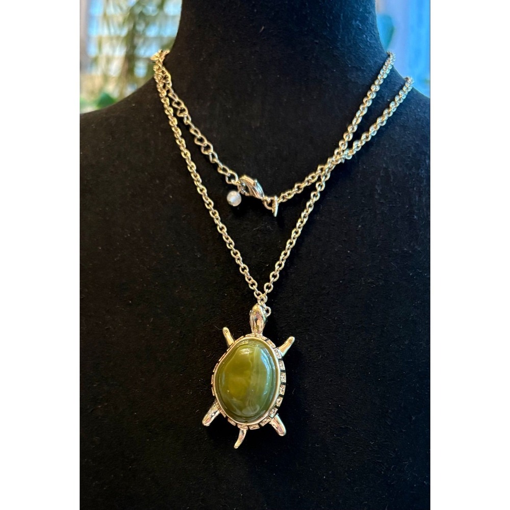 Vintage Avon Gold Tone Green Cabochon Sea Turtle Brooch Pin Pendant Necklace